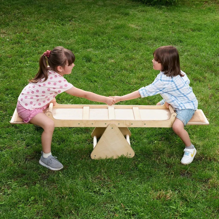 Drewniana huśtawka wagowa dla dzieci – ważka Montessori
